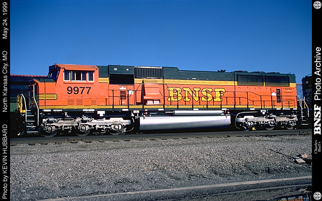 http://www.trainpix.com/bnsf/EMDORIG/SD70MAC/640X400/9977.JPG